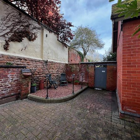 Historic House In The Park, Private Courtyard Near The Castle Nottingham Exterior foto