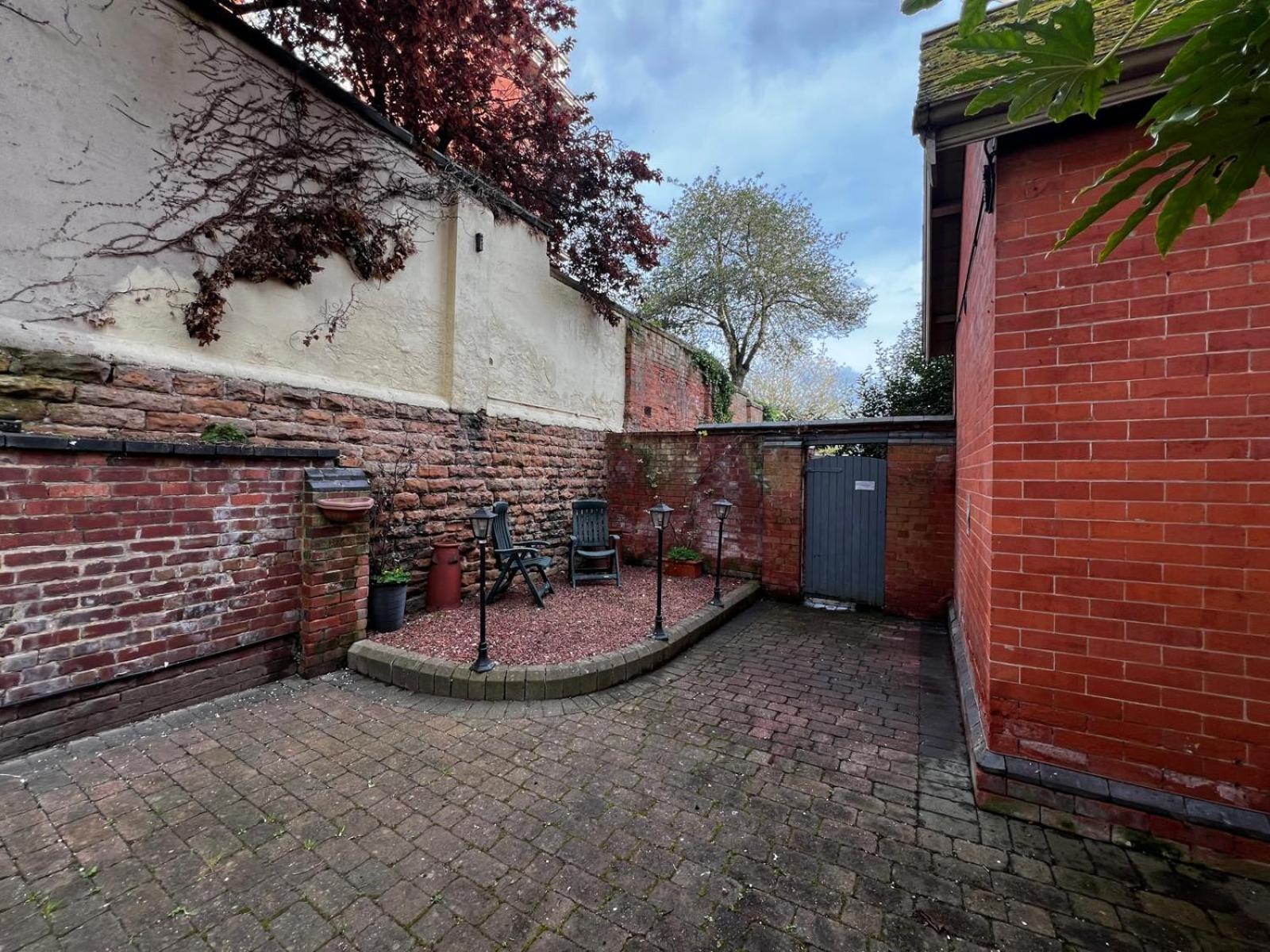 Historic House In The Park, Private Courtyard Near The Castle Nottingham Exterior foto